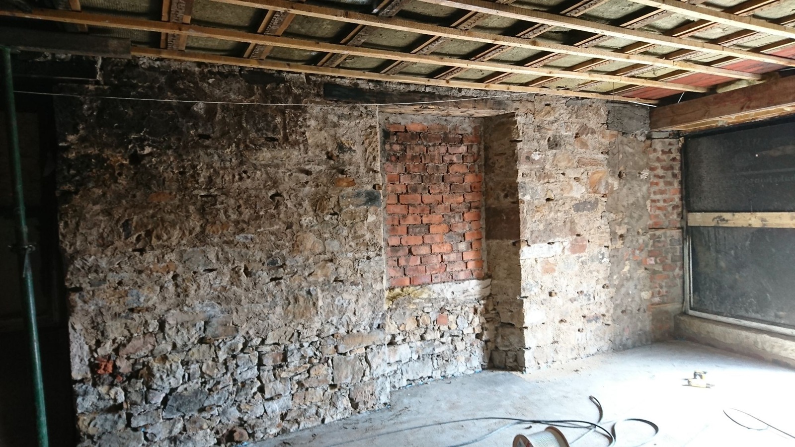 Before-The Wee Chippy Rake out and lime point internal feature wall